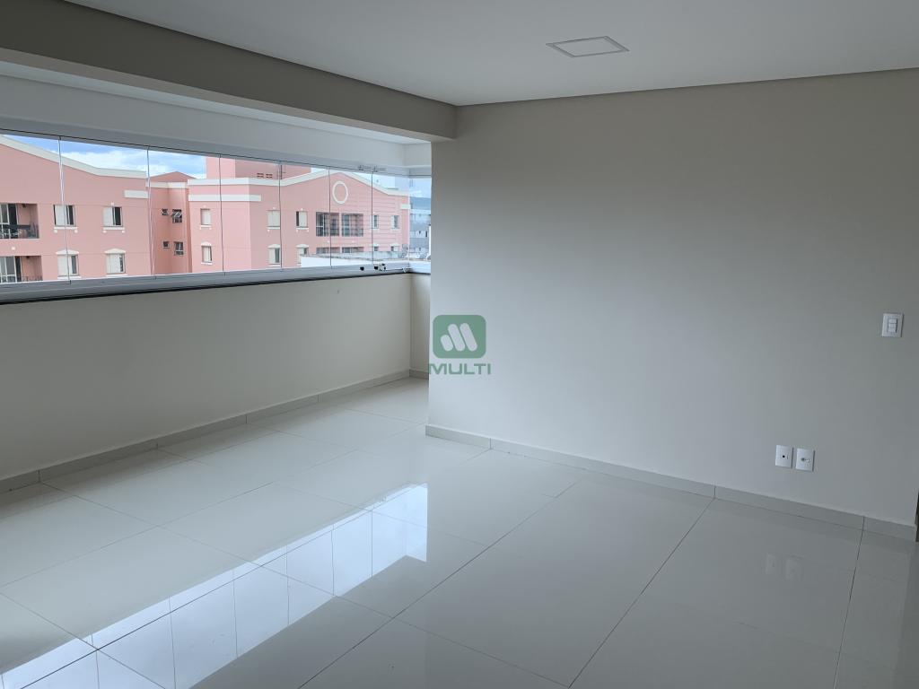 Apartamento à venda com 3 quartos, 210m² - Foto 3