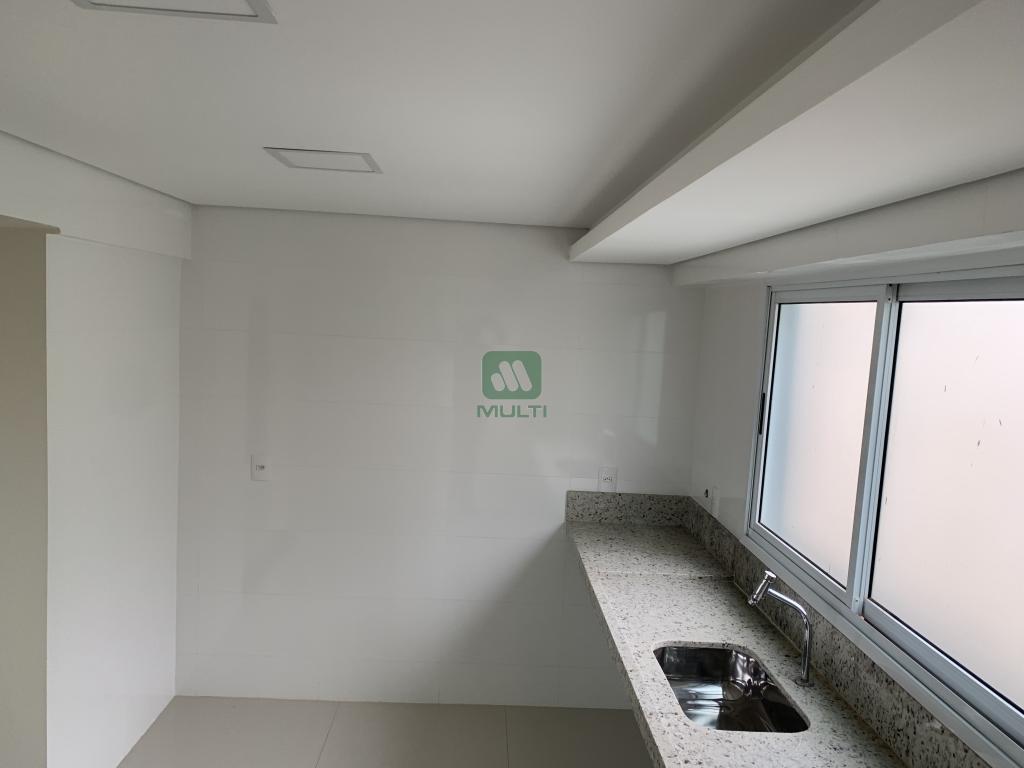 Apartamento à venda com 3 quartos, 210m² - Foto 11