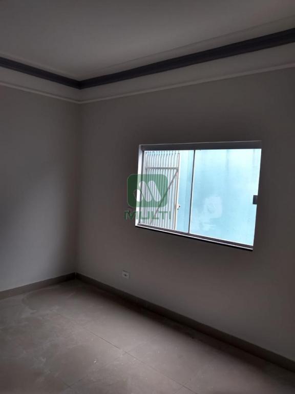 Casa à venda com 3 quartos, 166m² - Foto 4