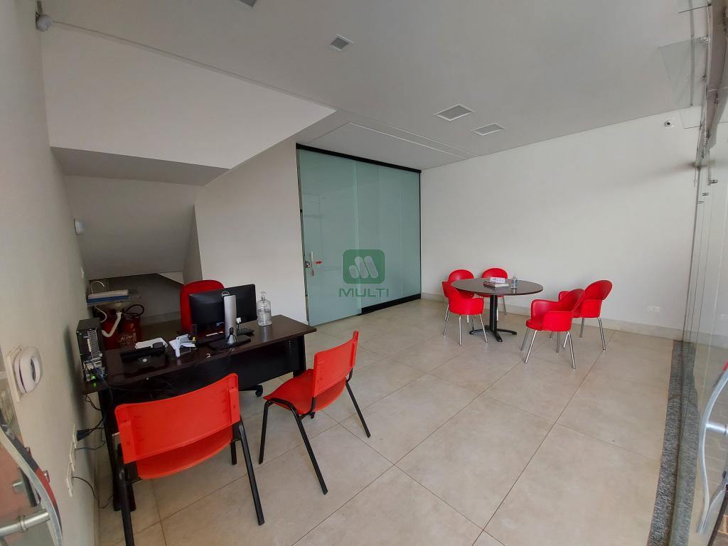 Prédio Inteiro à venda com 1 quarto, 401m² - Foto 1