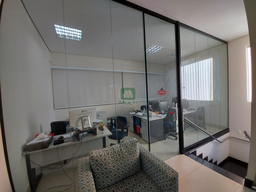 Prédio Inteiro à venda com 1 quarto, 401m² - Foto 3