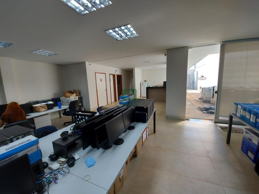 Prédio Inteiro à venda com 1 quarto, 401m² - Foto 16