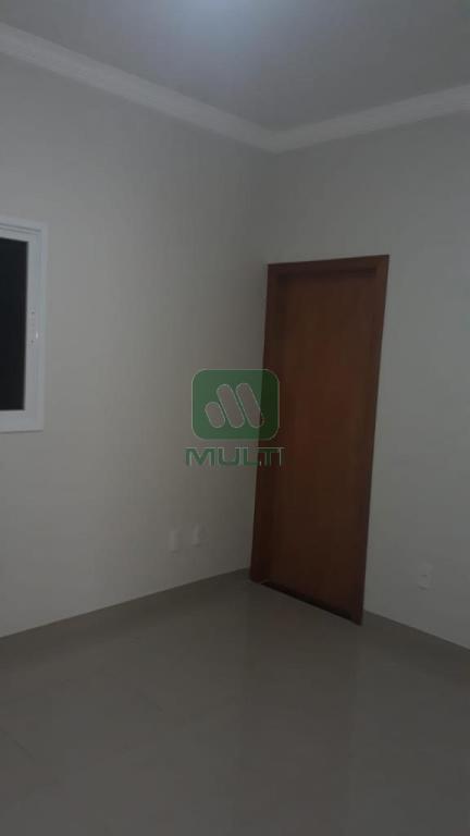 Casa de Condomínio à venda com 3 quartos, 250m² - Foto 3