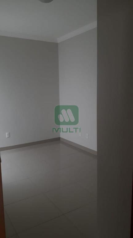 Casa de Condomínio à venda com 3 quartos, 250m² - Foto 4