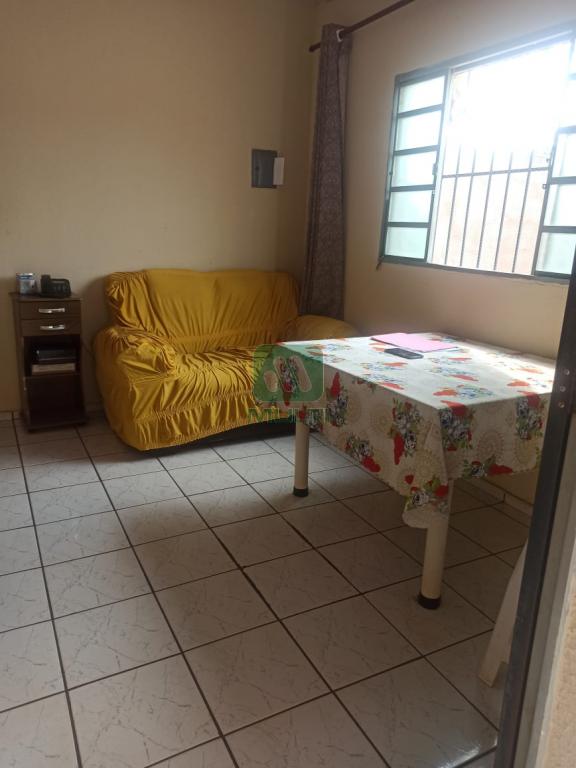 Casa à venda com 2 quartos, 100m² - Foto 2