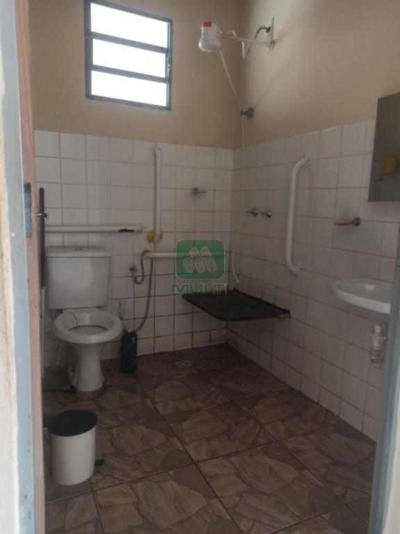 Casa à venda com 2 quartos, 100m² - Foto 3