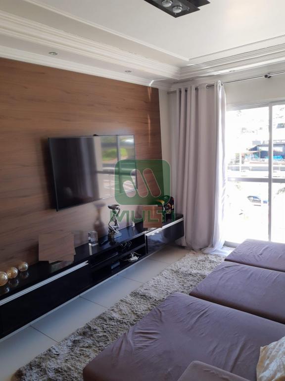 Apartamento à venda com 3 quartos, 83m² - Foto 1