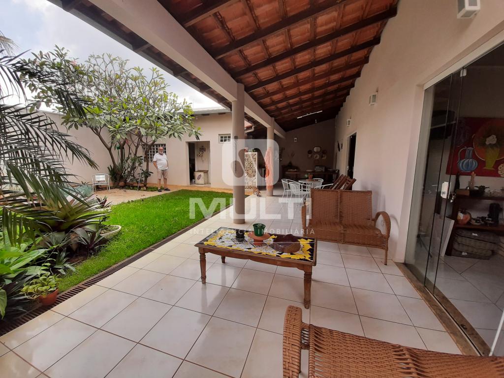 Casa à venda com 4 quartos, 354m² - Foto 16