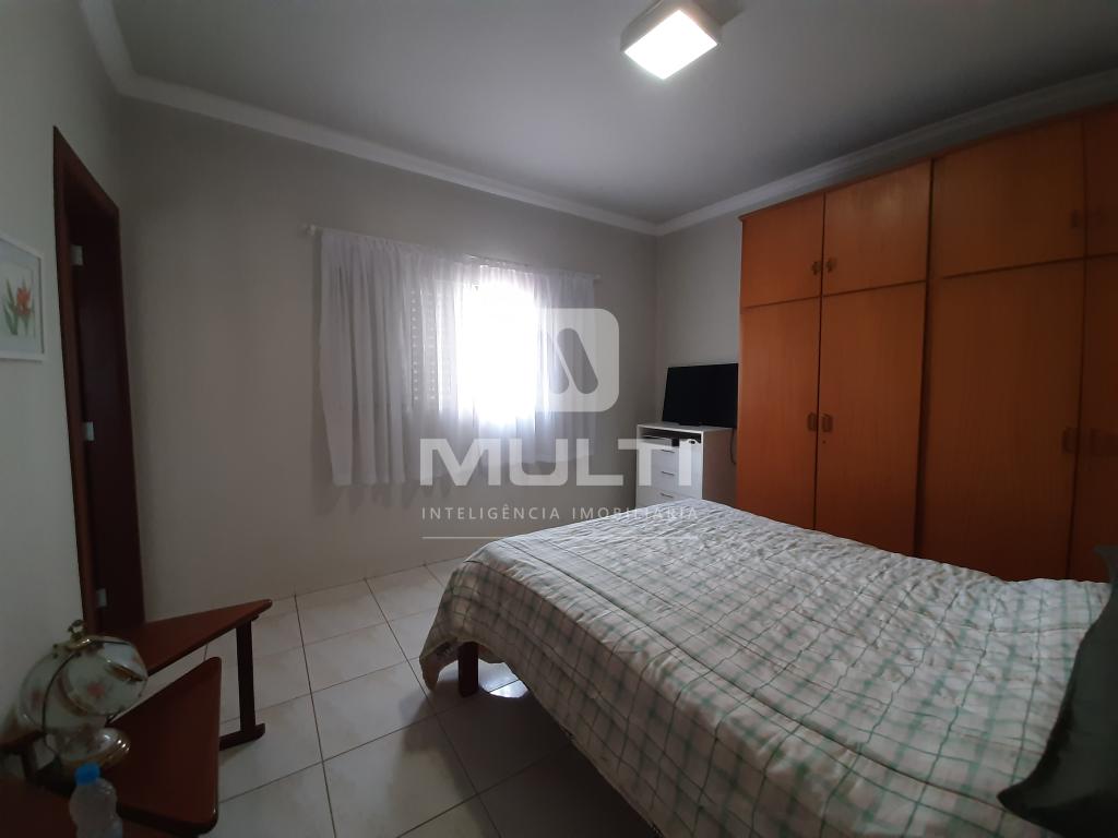 Casa à venda com 4 quartos, 354m² - Foto 21