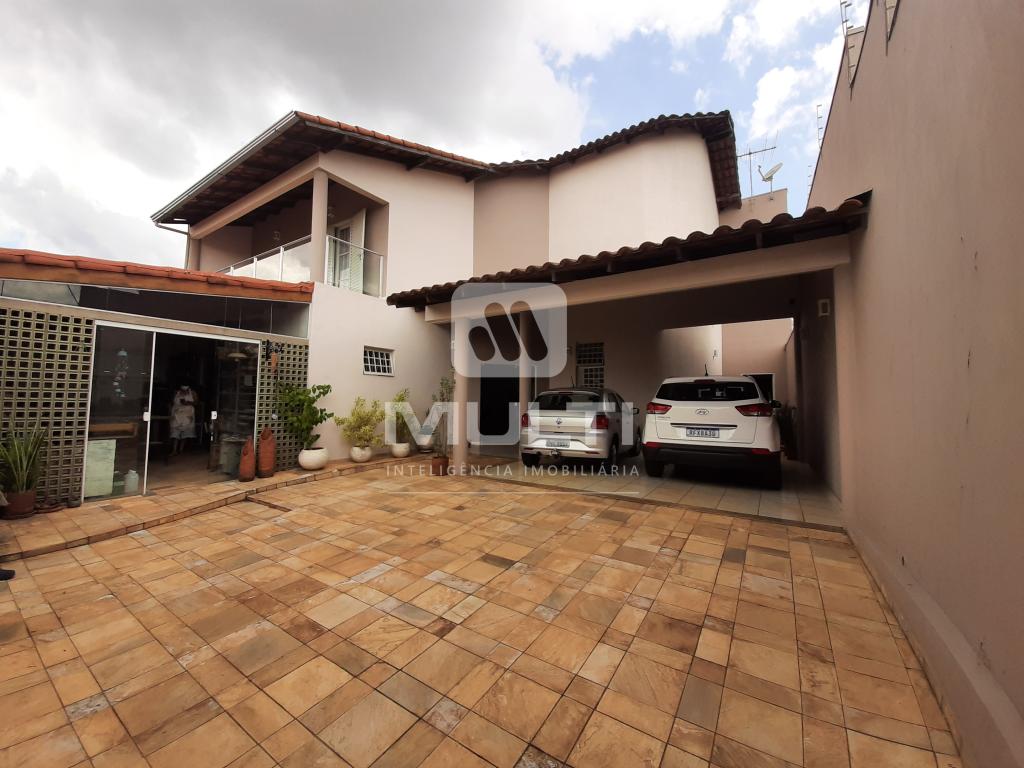 Casa à venda com 4 quartos, 354m² - Foto 29