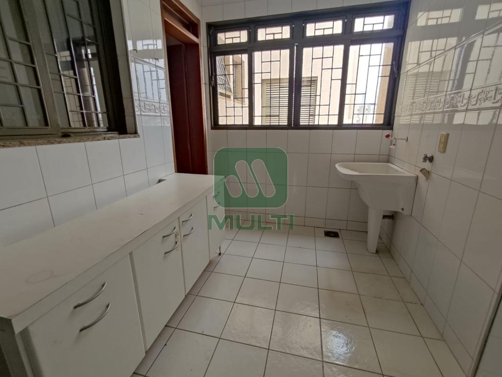 Apartamento à venda com 4 quartos, 200m² - Foto 3