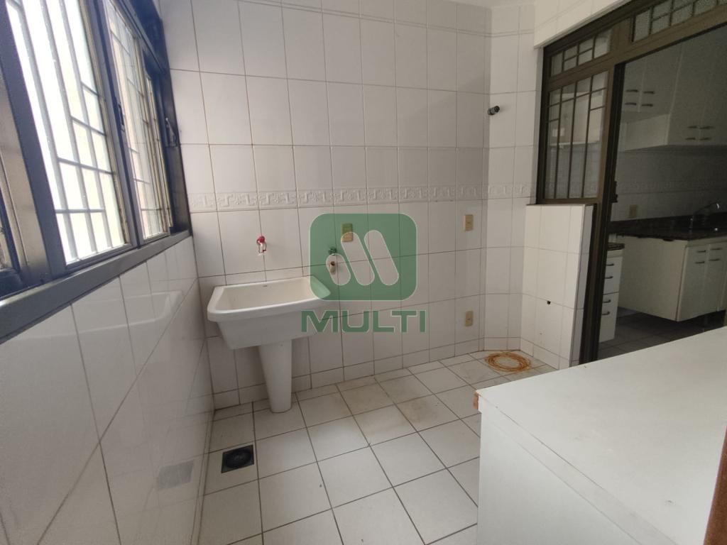 Apartamento à venda com 4 quartos, 200m² - Foto 4