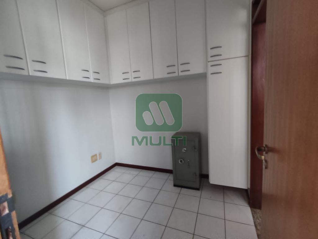 Apartamento à venda com 4 quartos, 200m² - Foto 6