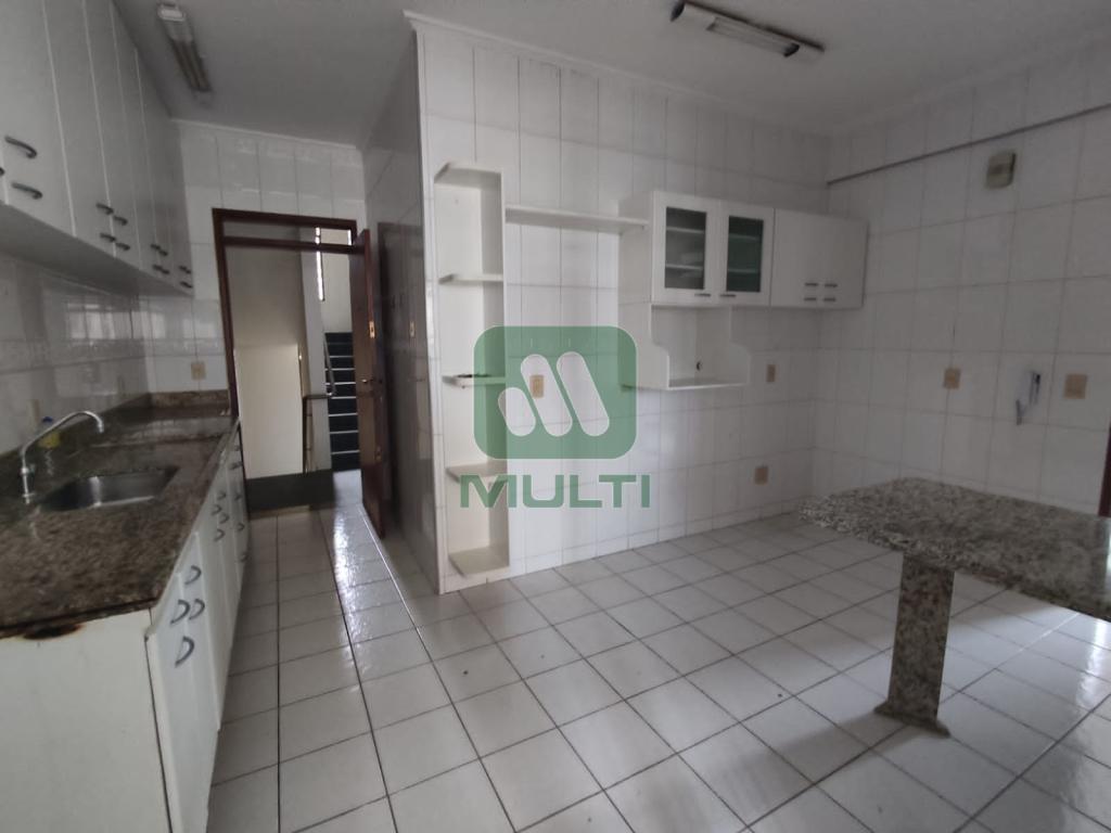 Apartamento à venda com 4 quartos, 200m² - Foto 7