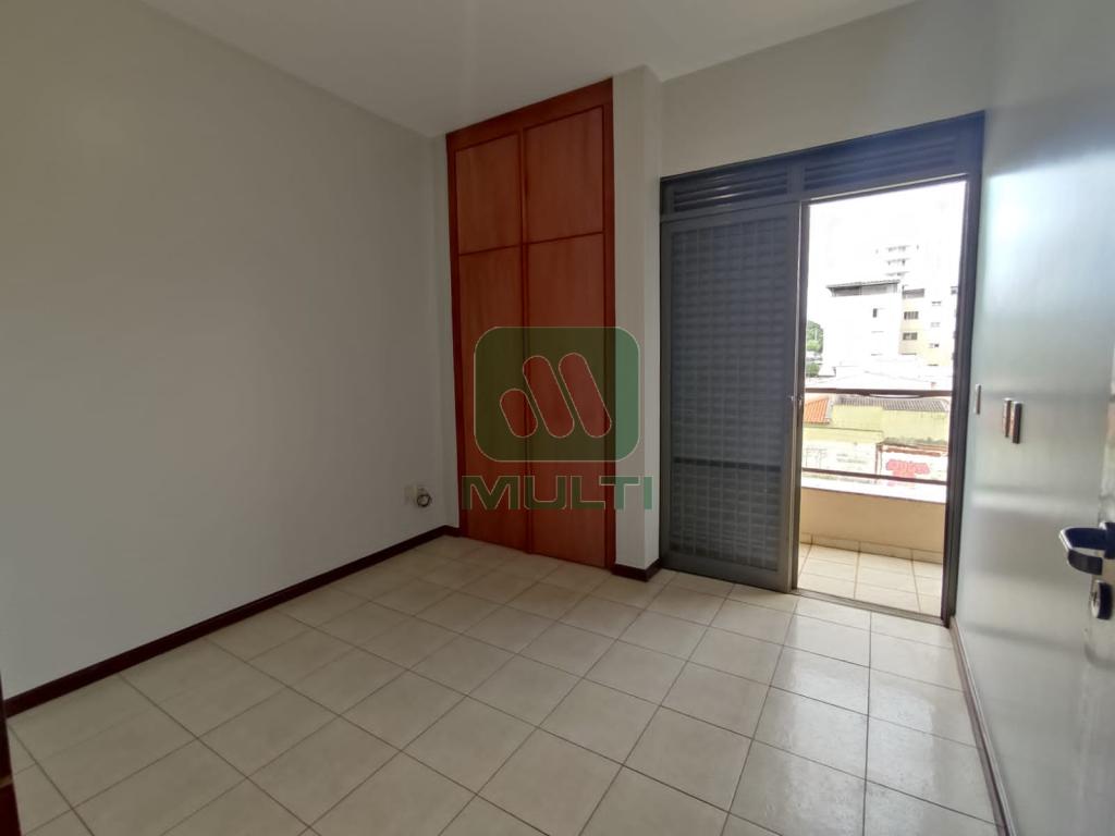 Apartamento à venda com 4 quartos, 200m² - Foto 16