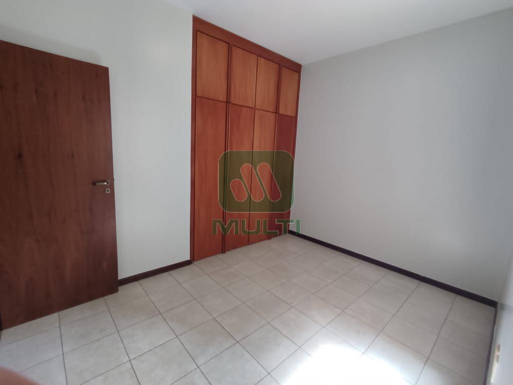 Apartamento à venda com 4 quartos, 200m² - Foto 17