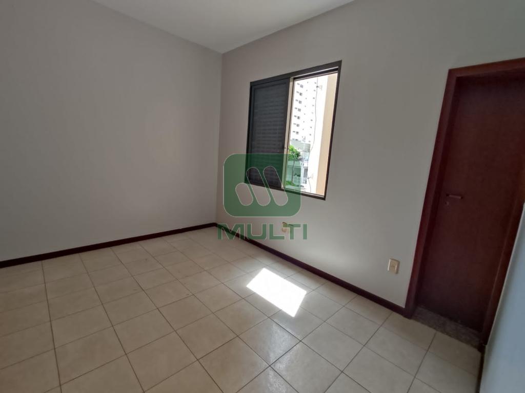 Apartamento à venda com 4 quartos, 200m² - Foto 18