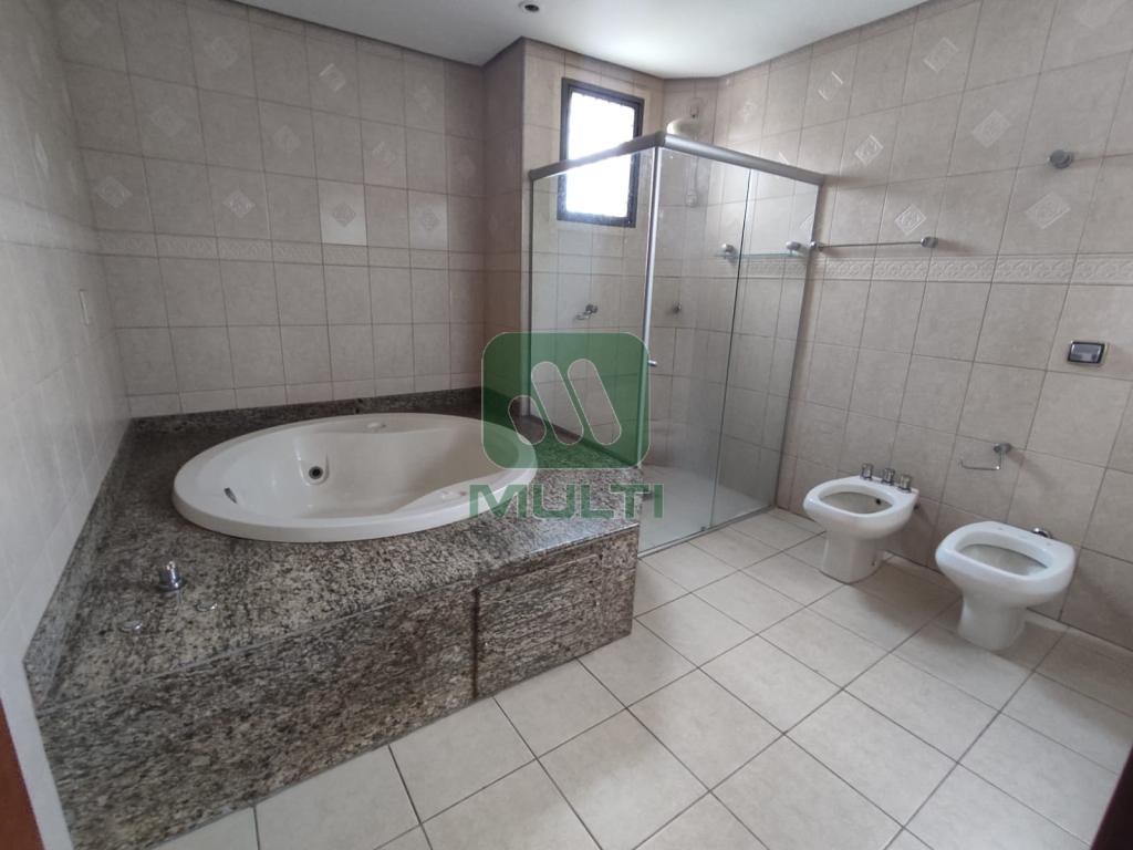 Apartamento à venda com 4 quartos, 200m² - Foto 23