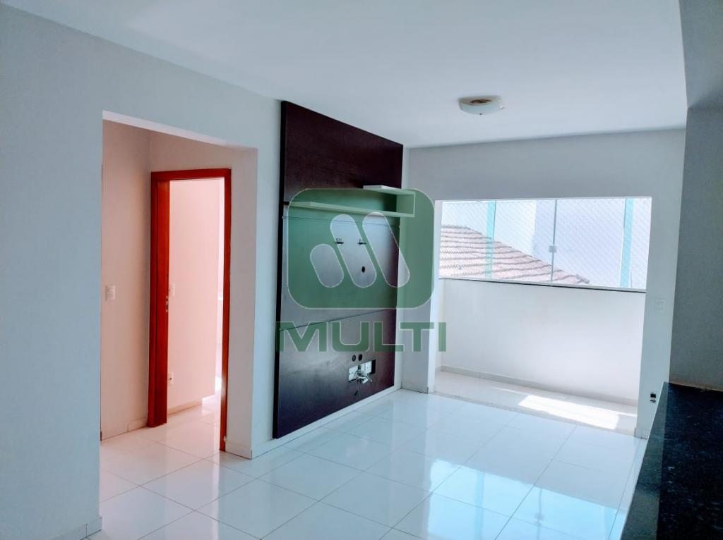 Apartamento à venda com 2 quartos, 70m² - Foto 1