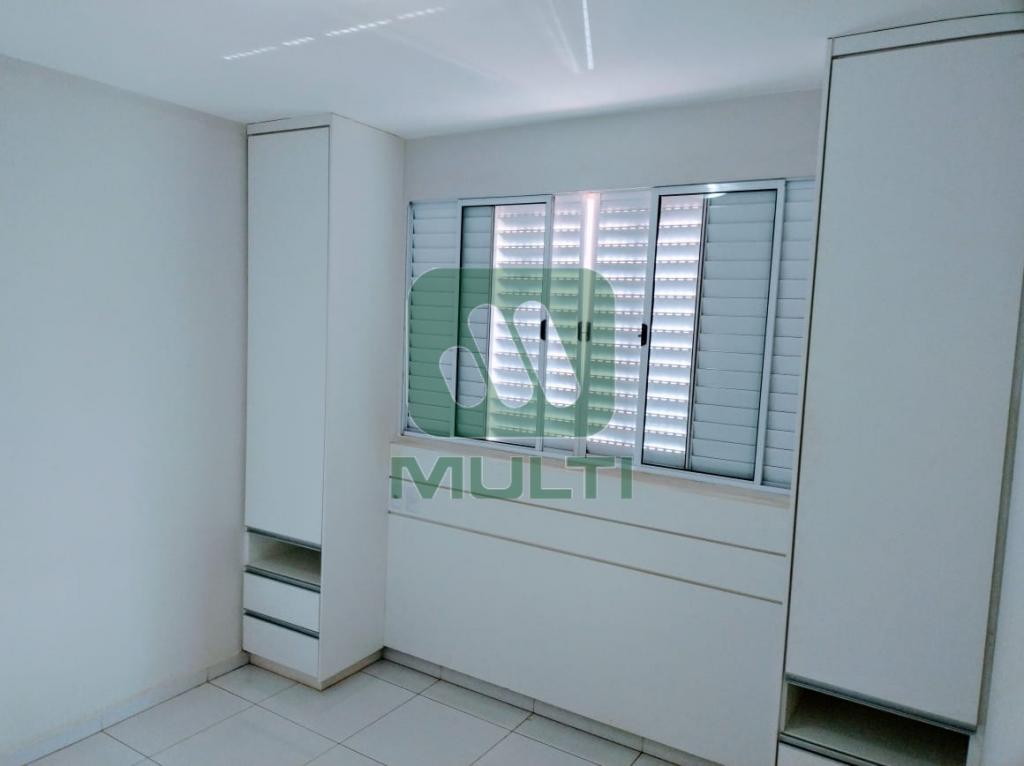 Apartamento à venda com 2 quartos, 70m² - Foto 13