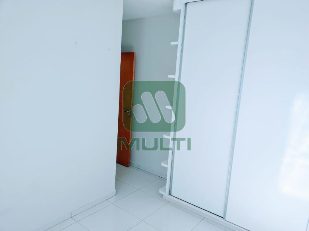 Apartamento à venda com 2 quartos, 70m² - Foto 18