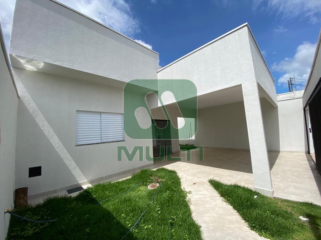 Casa à venda com 3 quartos, 159m² - Foto 1