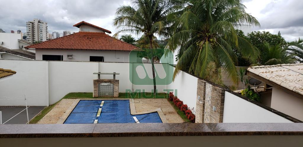 Casa à venda com 5 quartos, 411m² - Foto 2