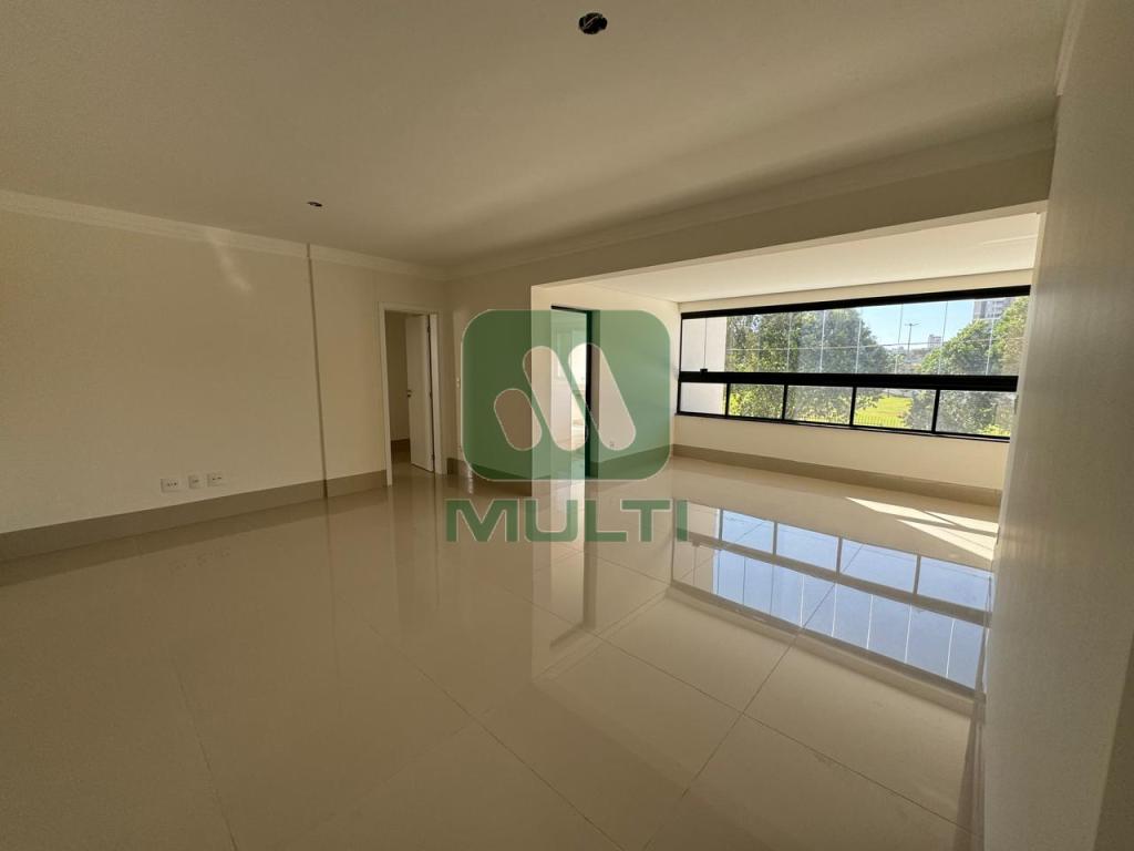 Apartamento à venda com 3 quartos, 101m² - Foto 2