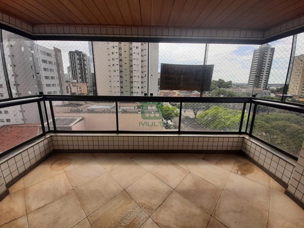 Apartamento à venda com 4 quartos, 200m² - Foto 4