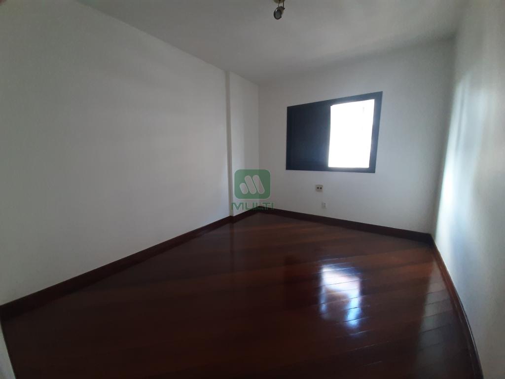 Apartamento à venda com 4 quartos, 200m² - Foto 7