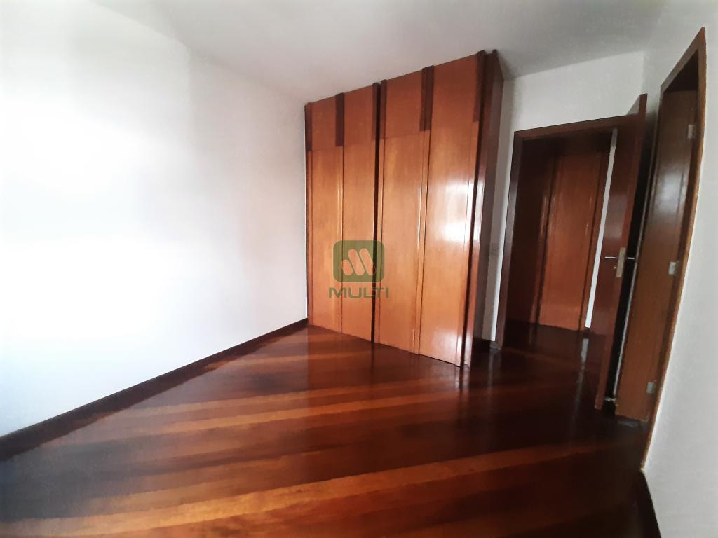 Apartamento à venda com 4 quartos, 200m² - Foto 8