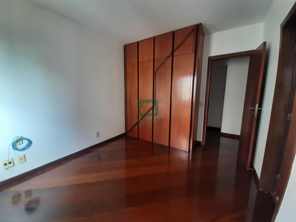 Apartamento à venda com 4 quartos, 200m² - Foto 10