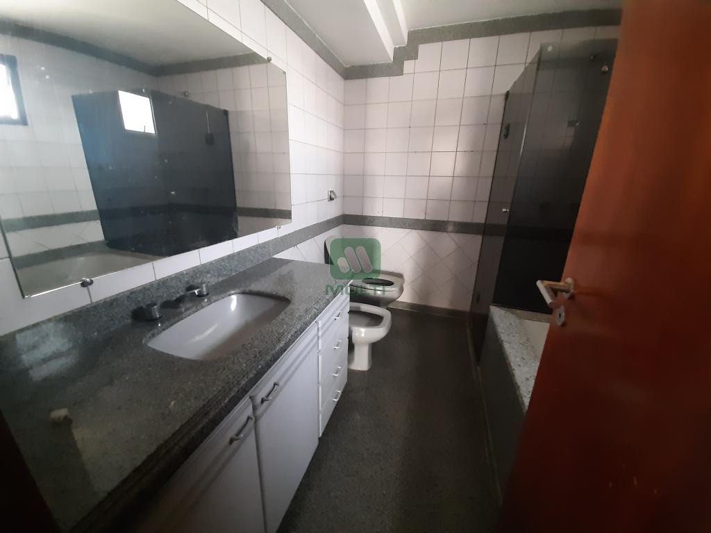 Apartamento à venda com 4 quartos, 200m² - Foto 15