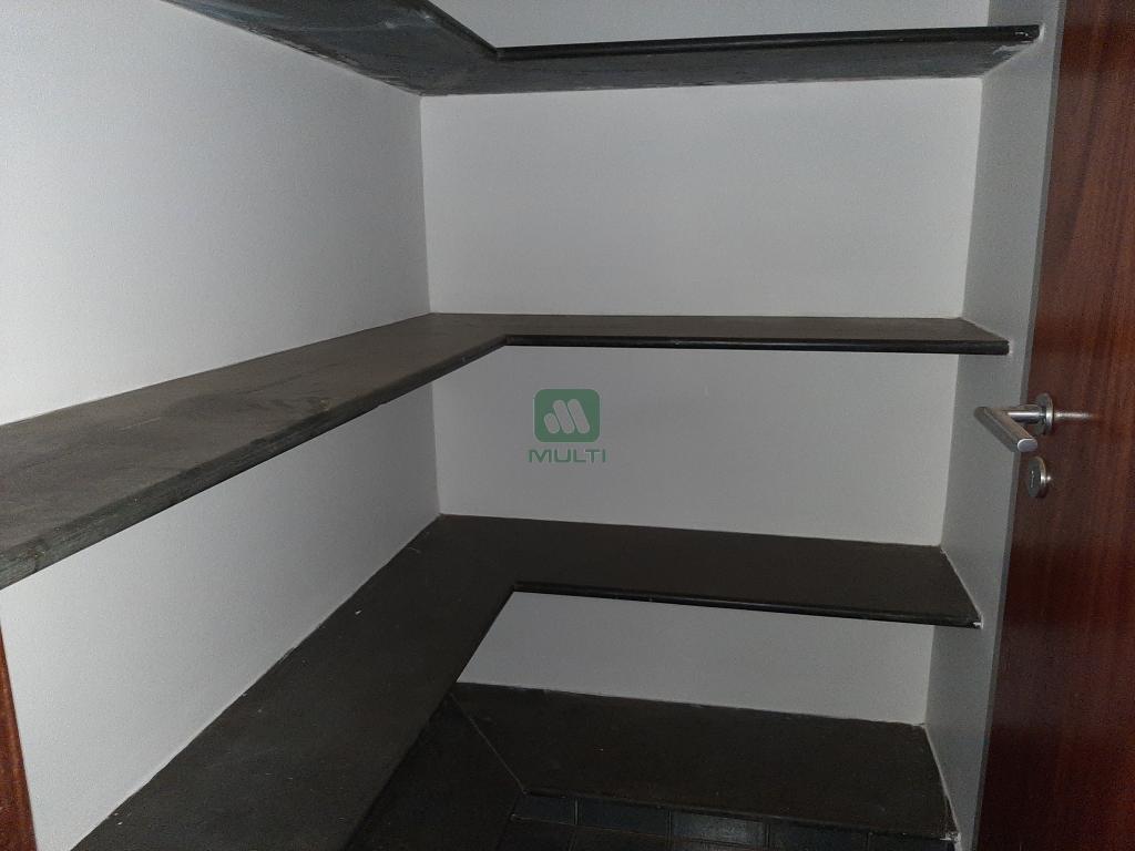 Apartamento à venda com 4 quartos, 200m² - Foto 18