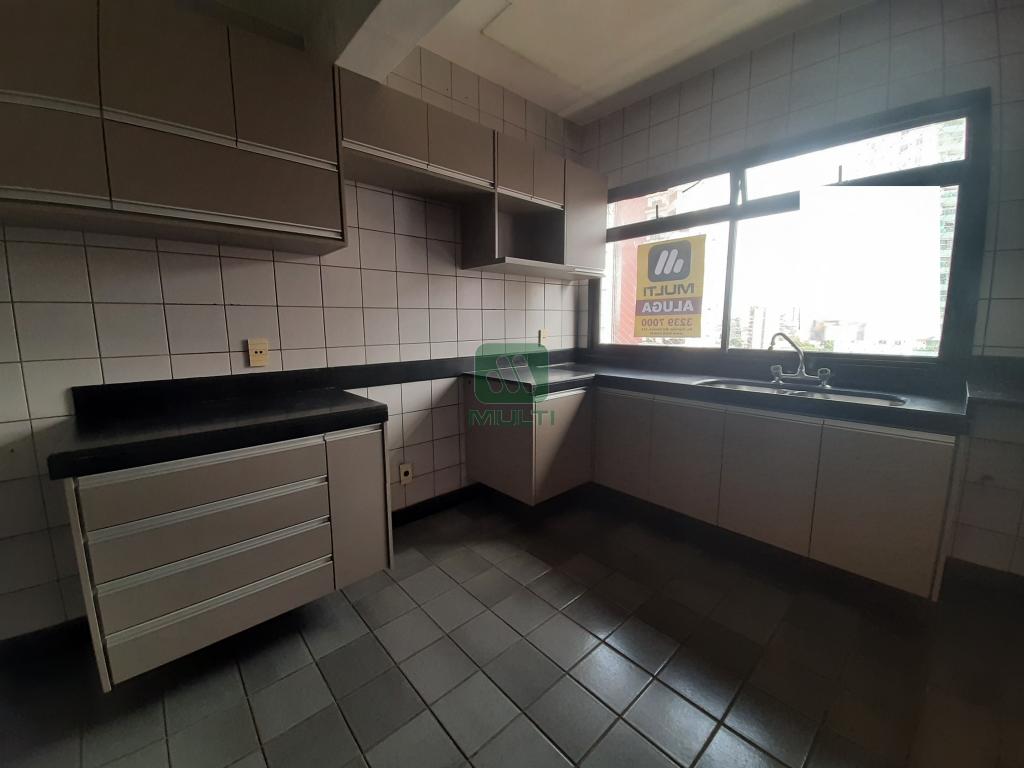 Apartamento à venda com 4 quartos, 200m² - Foto 19