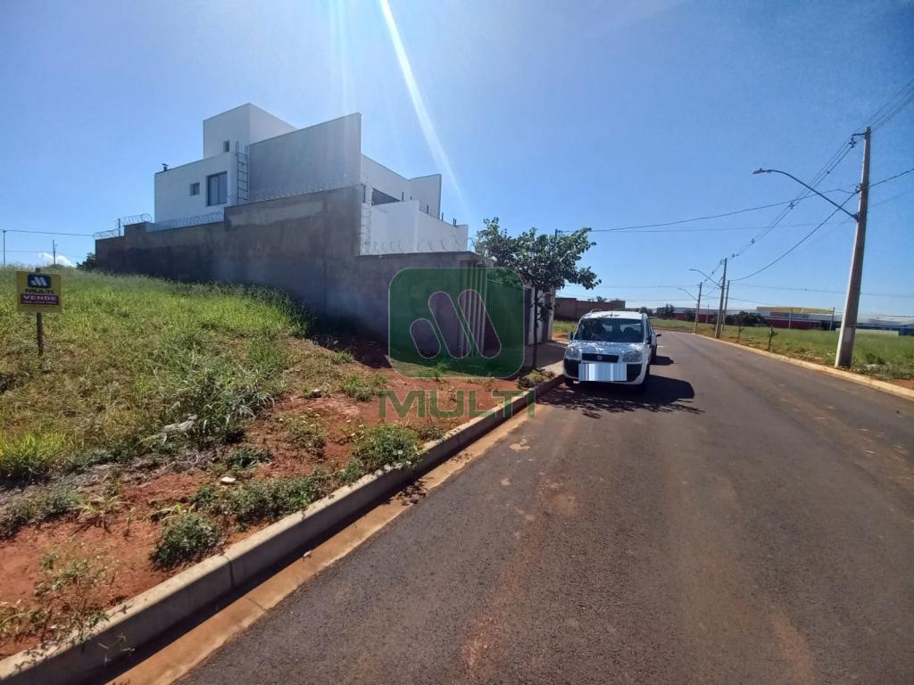 Terreno à venda com 1 quarto, 286m² - Foto 1