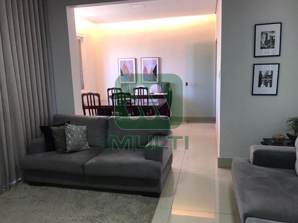 Apartamento à venda com 5 quartos, 250m² - Foto 2