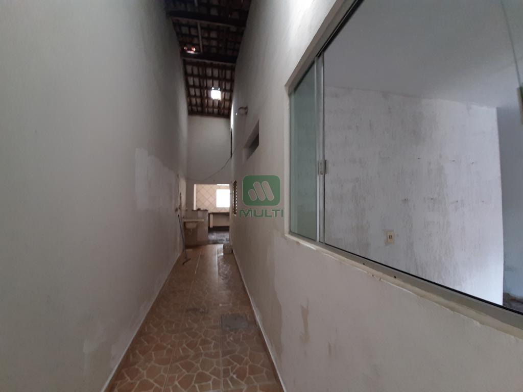 Casa à venda com 3 quartos, 191m² - Foto 2