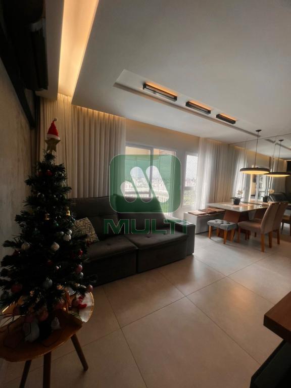 Apartamento à venda com 2 quartos, 69m² - Foto 4