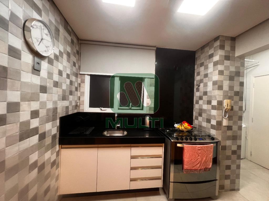 Apartamento à venda com 2 quartos, 69m² - Foto 11