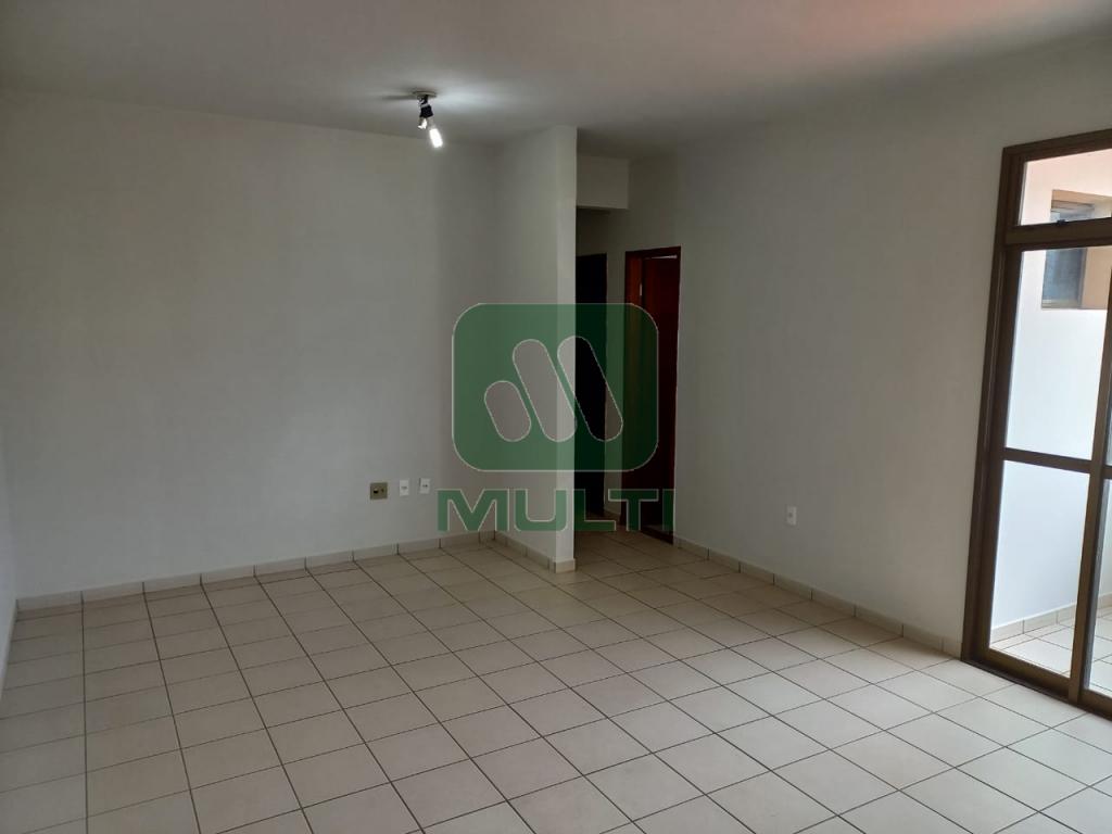 Apartamento à venda com 2 quartos, 87m² - Foto 2