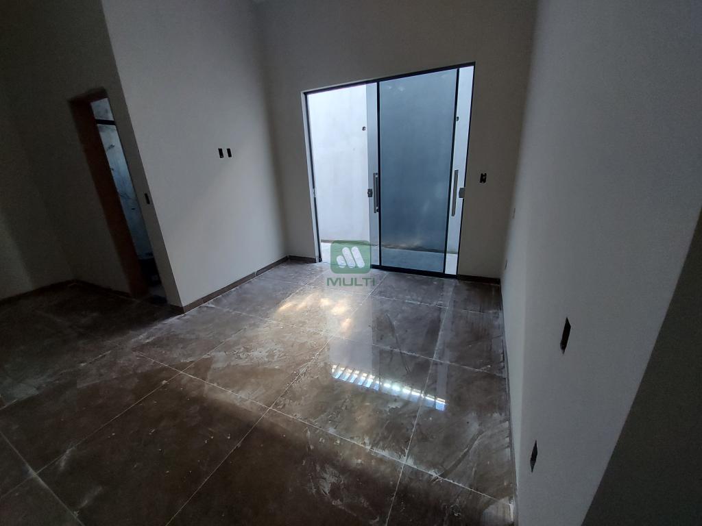 Casa à venda com 3 quartos, 150m² - Foto 2