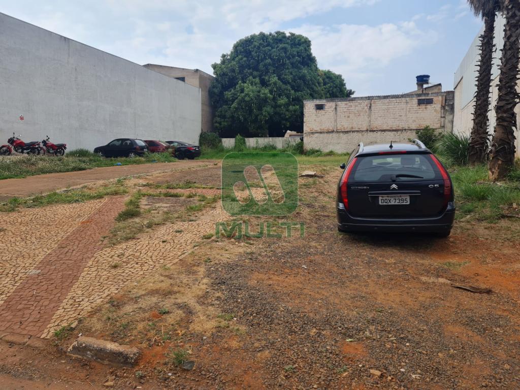 Loteamento e Condomínio à venda com 1 quarto, 720m² - Foto 1