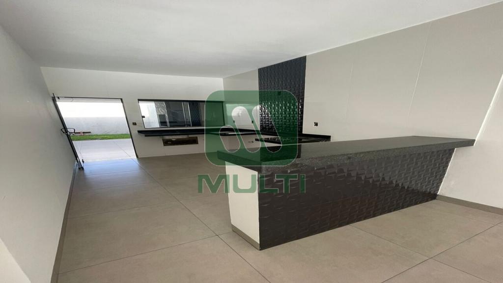 Casa à venda com 3 quartos, 95m² - Foto 4