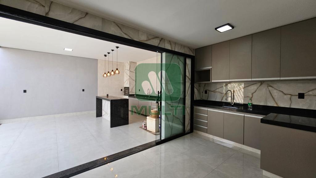 Casa à venda com 3 quartos, 180m² - Foto 6