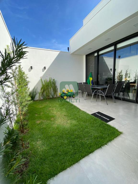 Casa à venda com 3 quartos, 200m² - Foto 10