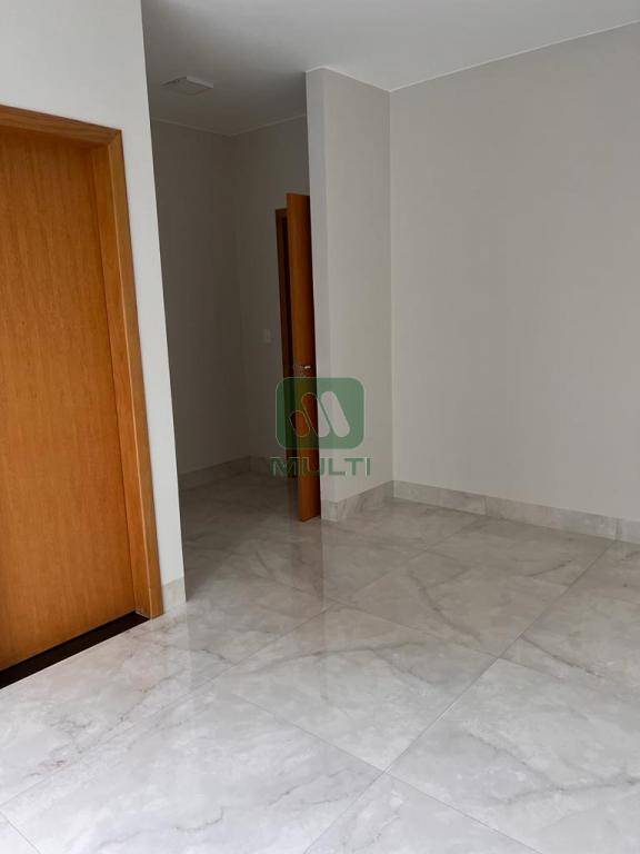 Casa à venda com 3 quartos, 124m² - Foto 11