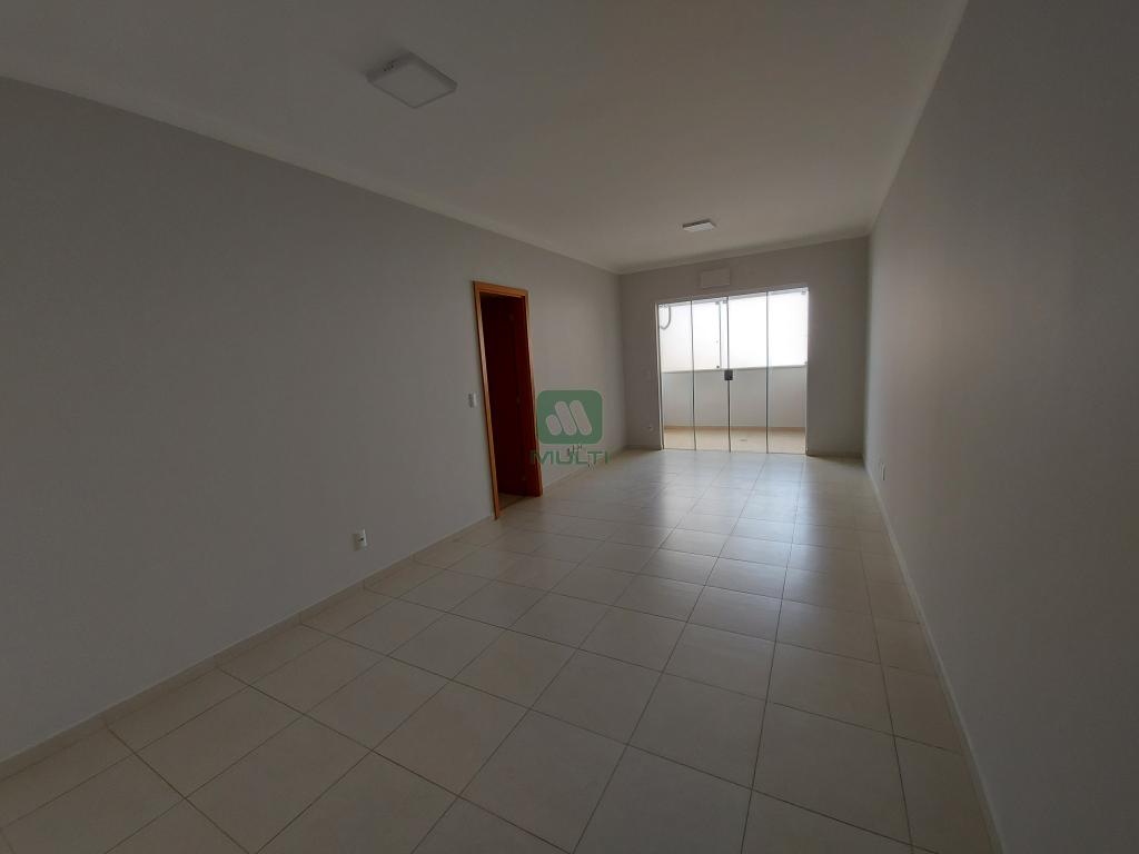 Apartamento à venda com 3 quartos, 103m² - Foto 2