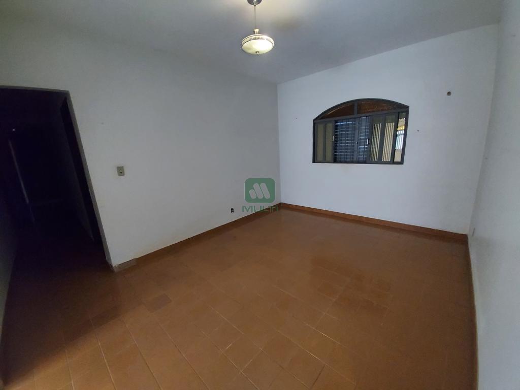 Casa à venda com 5 quartos, 300m² - Foto 6