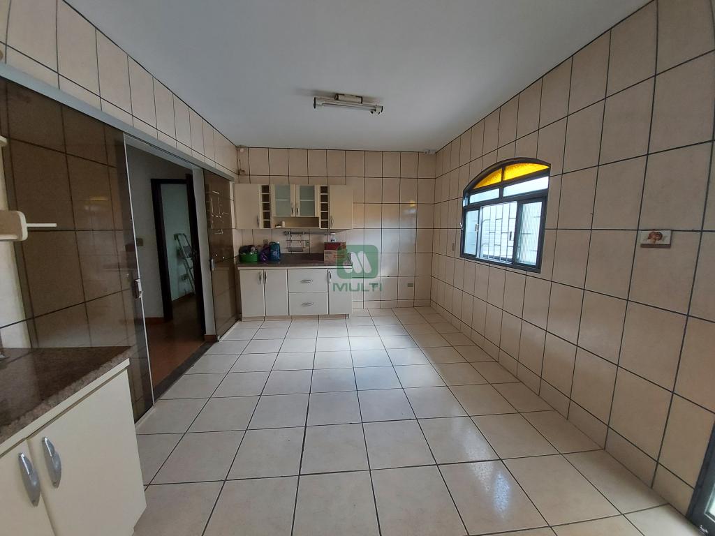 Casa à venda com 5 quartos, 300m² - Foto 8